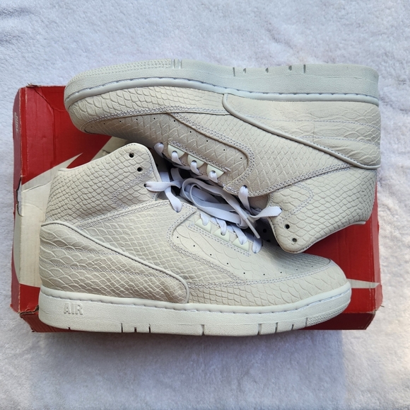 NIKE|Air Python|Size Men's 8|White Metallic Silver|Original Box - Picture 2 of 8